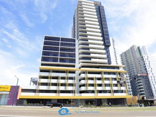 Luxury Modern 1 Bedroom Plus Study Apartment in Liverpool Central