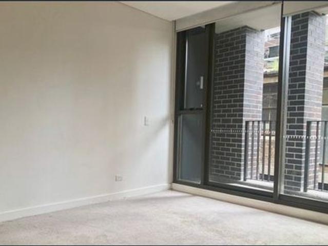 Luxury Modern 2 Bedroom + Study Apartment