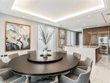 Luxury Mayfair penthouse with iconic London skyline views