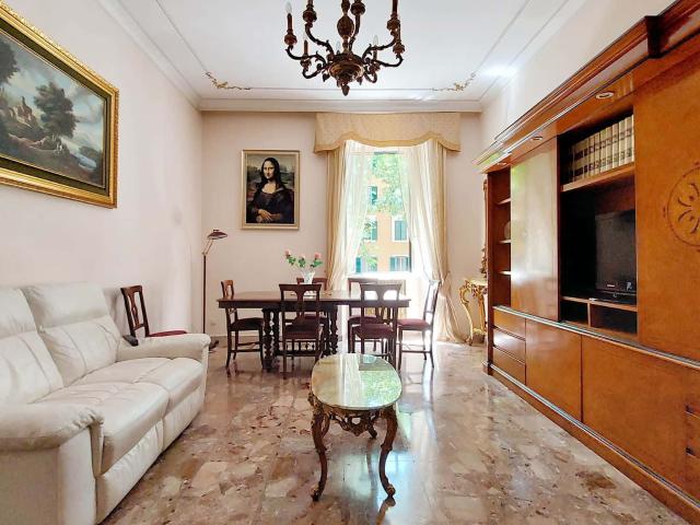 Luxury Mazzini Apartment