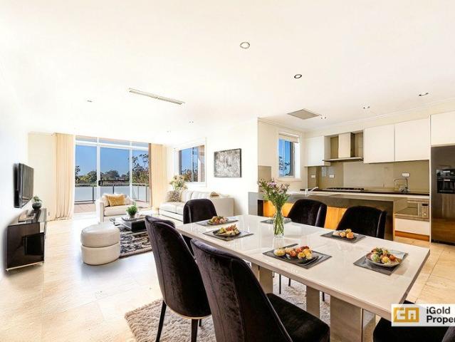 Luxury Meets Convenience: Three Bedroom Penthouse in Roseville