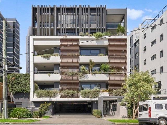 Luxury Meets Convenience: Your New Lifestyle Unit in the West End. Top Floor Unit
