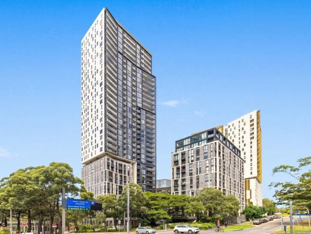 Luxury Mirvac Apartment with Spectacular Olympic Park Views