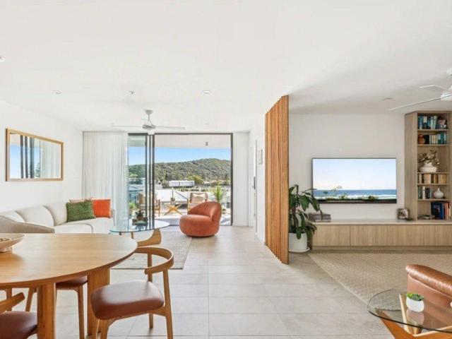 Luxury North Facing Apartment with Ocean & Burleigh Hill Views