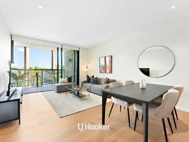 Luxury North Facing Apartment On the Elevated 5th Floor