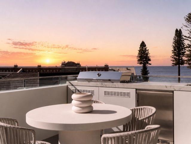 Luxury North Facing Penthouse in the Exclusive Bathers Collaroy