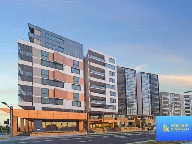 Luxury North Facing 3 Bedroom Residence with Park Views & Two Secure Car Spaces