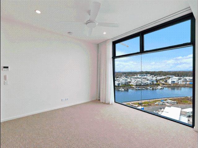 Luxury New built Waterfront Apartment in Hope Island