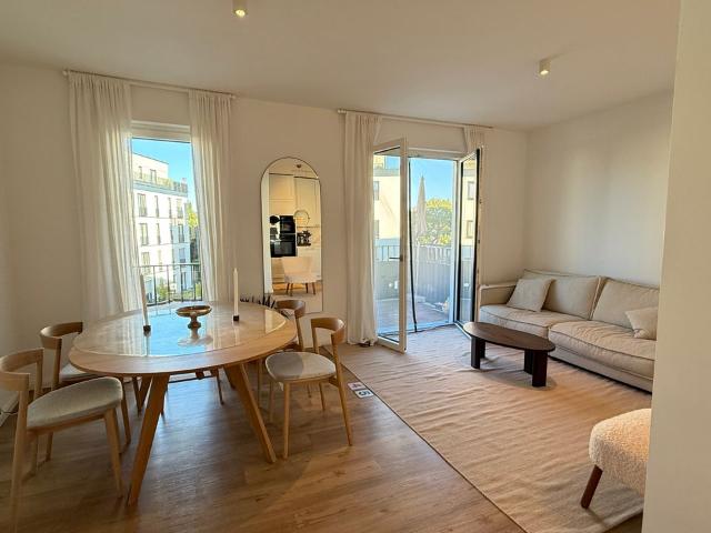 Luxury New Build Apartment in Green Area | Balcony, Free Underground Parking & Miele Kitchen | Near Playground, Kindergarten & Edeka, Berlin Amsterdam Apartments for Rent