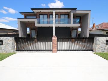 Luxury Near New Four Bedroom Duplex