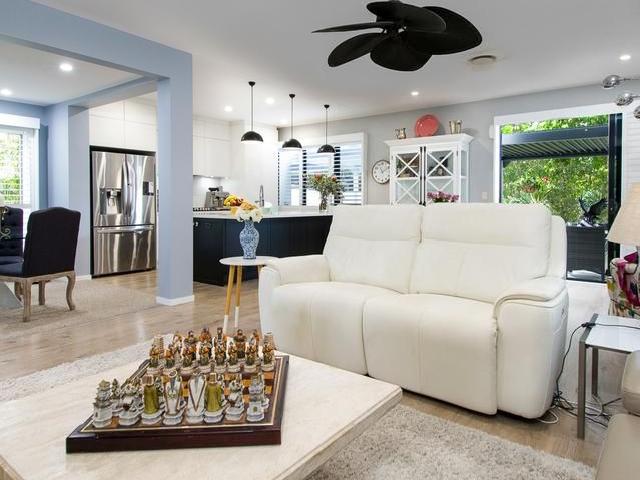 Luxury & Sophistication in Sanctuary Cove complete with private pool