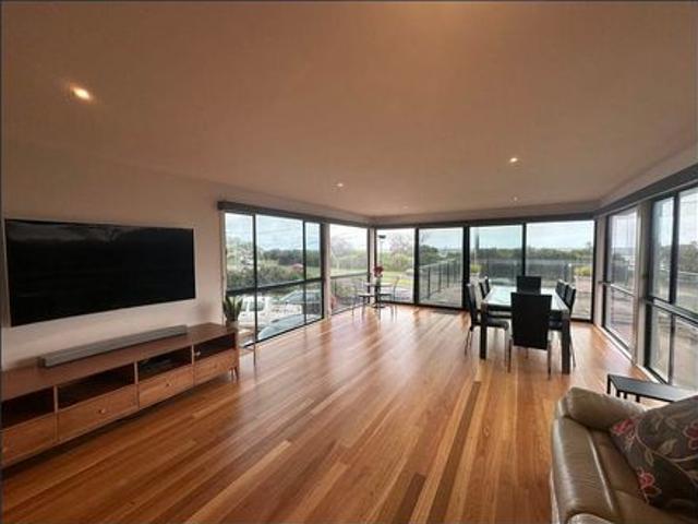 Luxury Sea View Home in Frankston