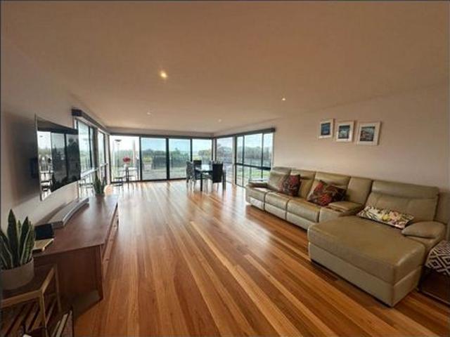 Luxury Sea View Home in Frankston