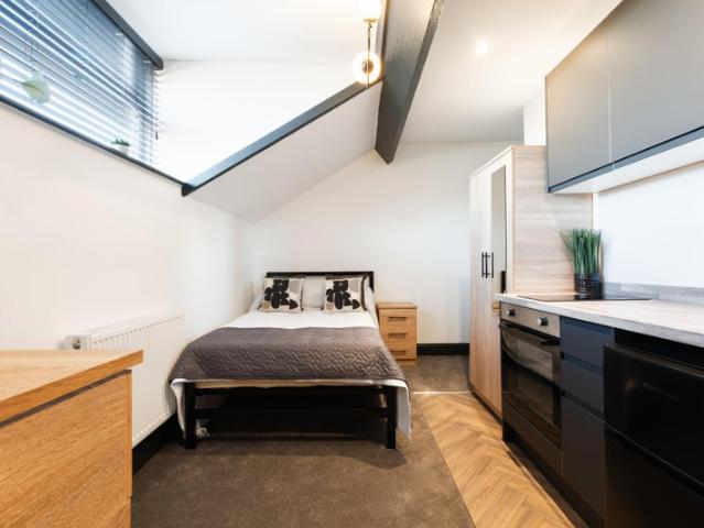 Luxury self contained studio All bills included