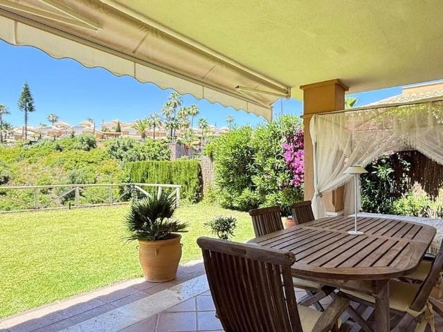 Luxury Semidetached House for rent in Marbella Del Este, Andalusia