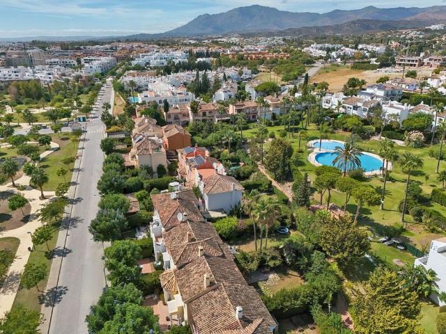Luxury Semidetached House for rent in Estepona, Andalusia