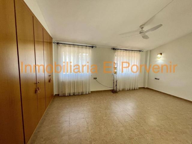 Luxury Semidetached House for rent in Torrent, Spain