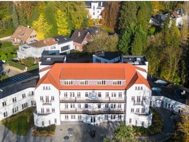 Luxury serviced apartment with terrace and parking
