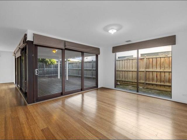 Luxury sized living in Clyde North!