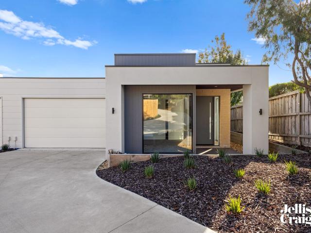 Stylish Peninsula Living in an Exclusive Boutique Setting