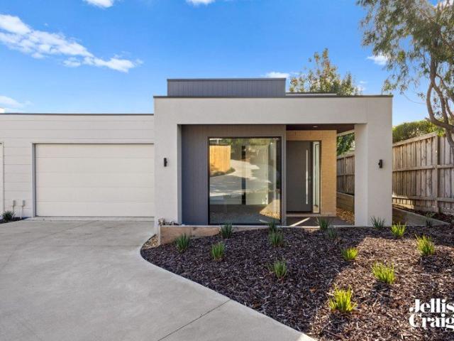 Luxury Single Level Living in McCrae