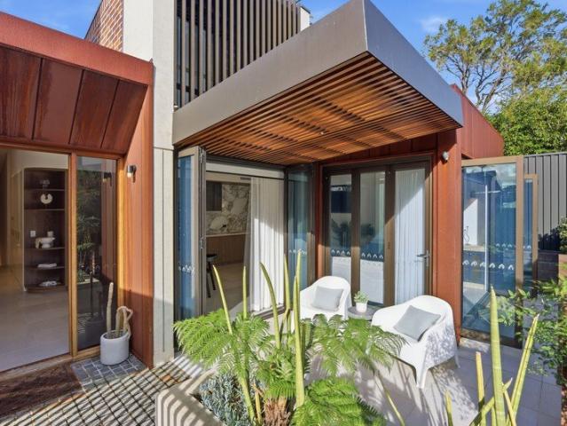 Luxury Single Level Villa with Lift Access