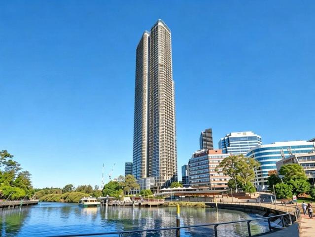 Luxury Sky High Living with Spectacular CBD & River Views