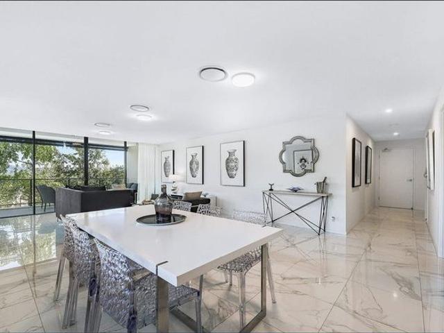 Luxury Sky High Living with Panoramic Hinterland & Coastal Views