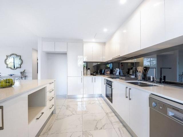 Luxury Sky High Living with Panoramic Hinterland & Coastal Views