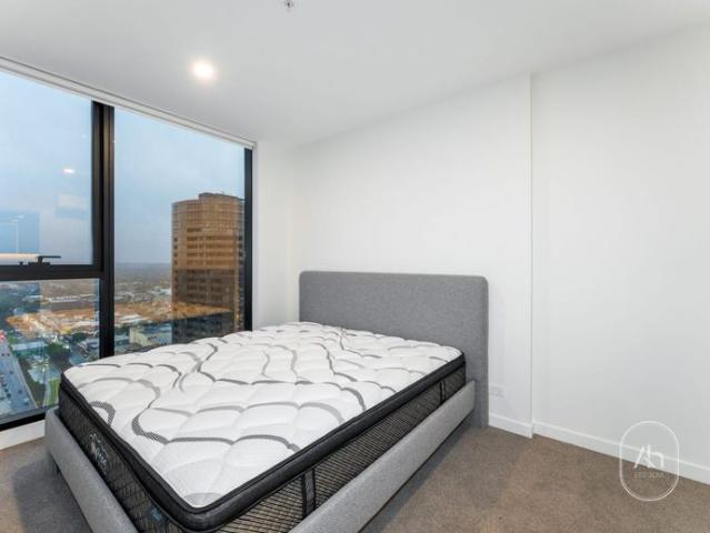 Luxury Sky High Living – 3 Bedroom with Study with Stunning Views