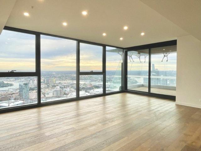 Luxury Sky Residence with Spectacular Sydney Panorama