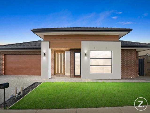 Luxury, space and style Near new and ready for you in Officer Fields