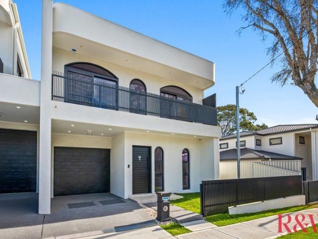 Luxury, Space & Family Comfort in a Prime Silverwater Location