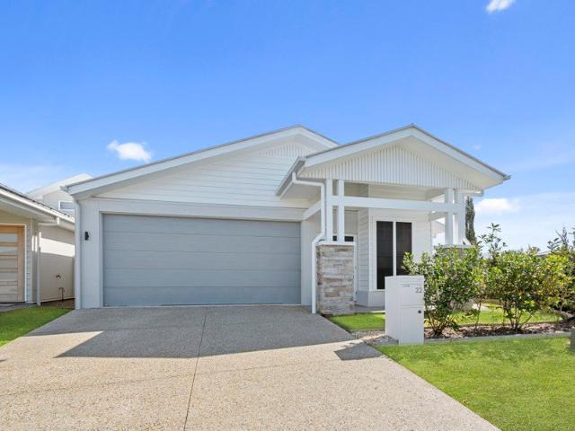 Luxury, Space & Lifestyle in Sought After Shoreline Estate
