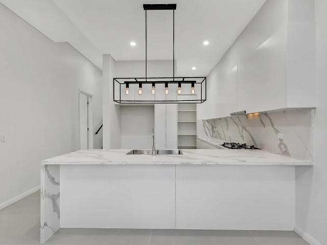 Luxury, Space & Style Brand New Double Brick Masterpiece