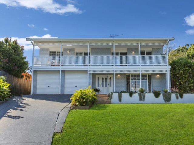 Luxury, Space & Sunset Views A Grand Family Residence Designed to Impress