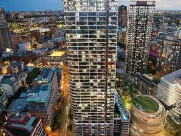 LUXURY SPACIOUS CORNER POSITION APARTMENT WITH AMAZING NORTH WEST 270º CITY VIEW