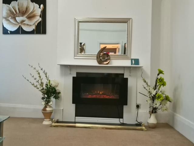 LUXURY* Spacious FULLY FURNISHED 2 Bedroom apartment* *Private Parking*Close to City Centre*HOSPITALS*UNIVERSITIES