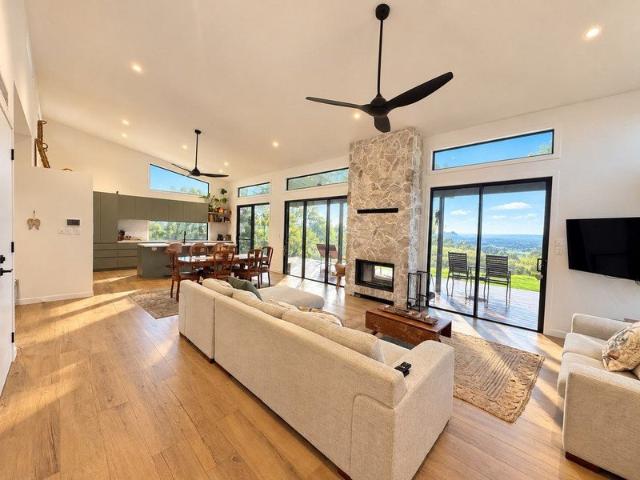 Luxury Springbrook Living with Spectacular Coastal & City Views