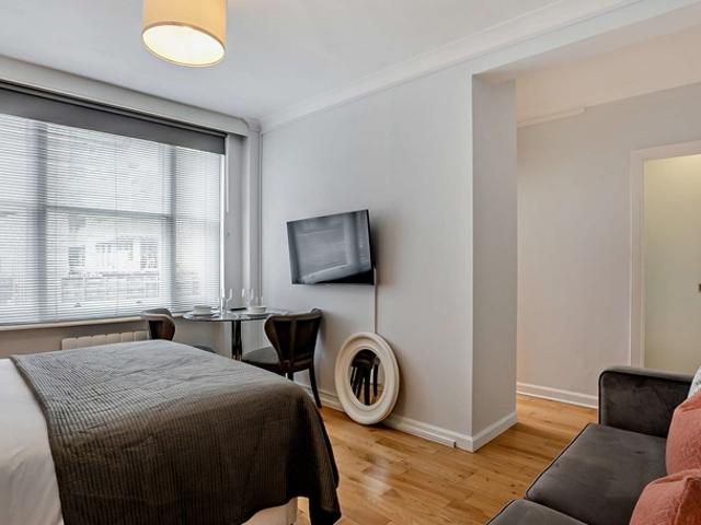 Luxury studio Available in Hill street, Mayfair