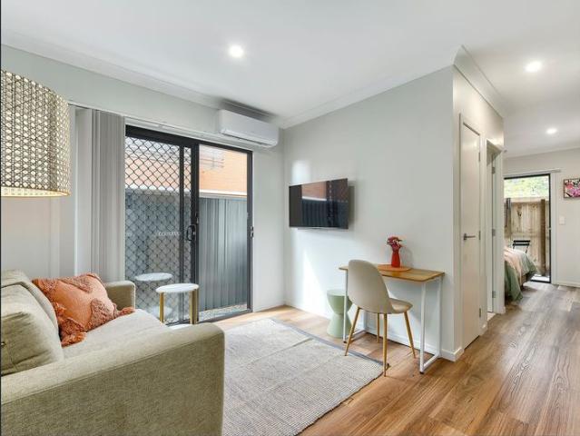 LUXURY STUDIO APARTMENT