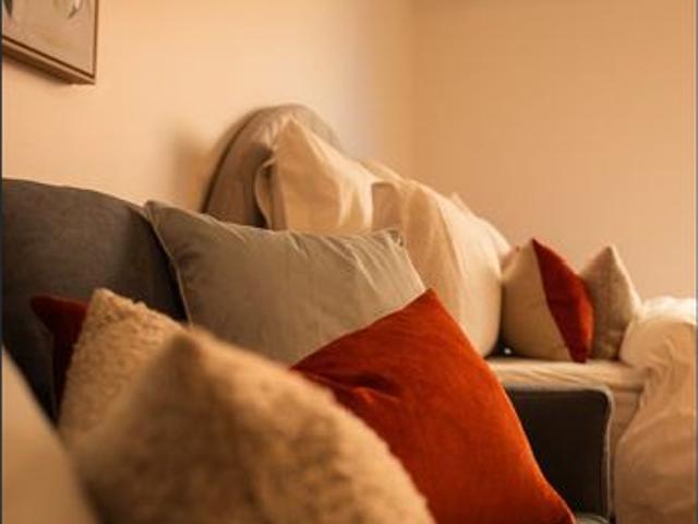 LUXURY STUDIO LIVING – ONLY $330/WEEK WITH UTILITIES INCLUDED!