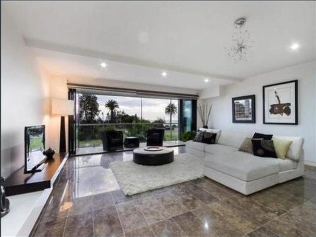 Luxury, Style & Class with Bay Views