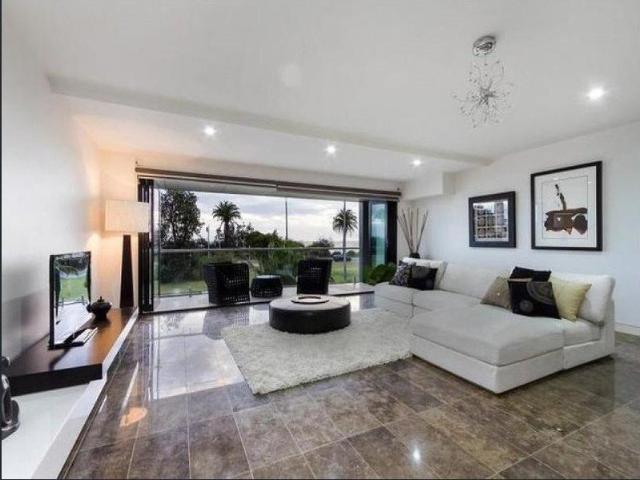 Luxury, Style & Class with Bay Views