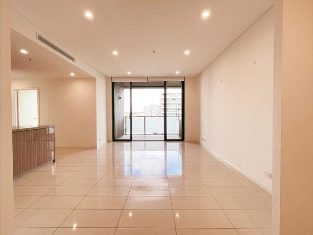 Luxury Style Living with Expansive Views in Platinum