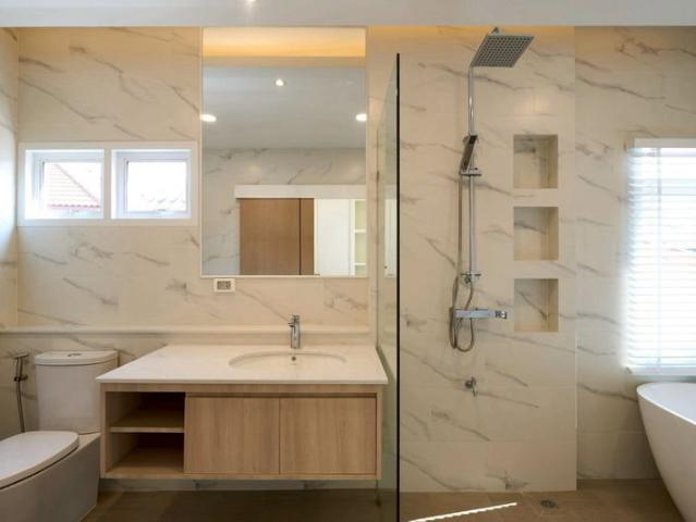 Luxury Pool villa 2 ชั้น 5 ห้องนอน 5 ห้องน้ำ 1 ห้องครัว 3 ที่จอดรถ #C3MG100306