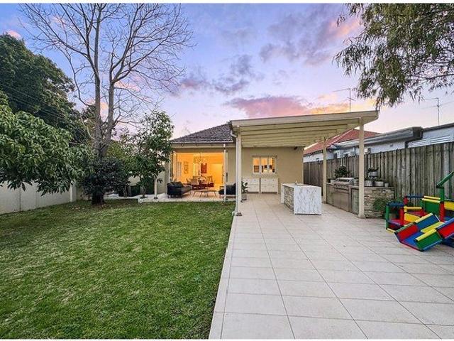 Luxury Parkfront Family Home on 553sqm Corner Block with Duplex Potential STCA