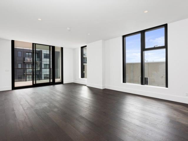Luxury Parkline Living with Stunning Park & Hills Views