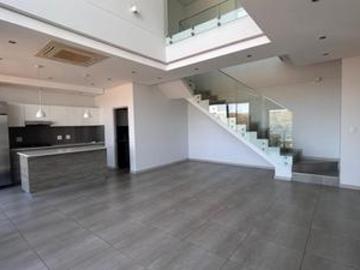 luxury penthouse come live the dream!