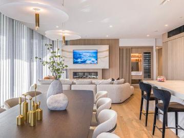 Luxury Penthouse in Award Winning Building